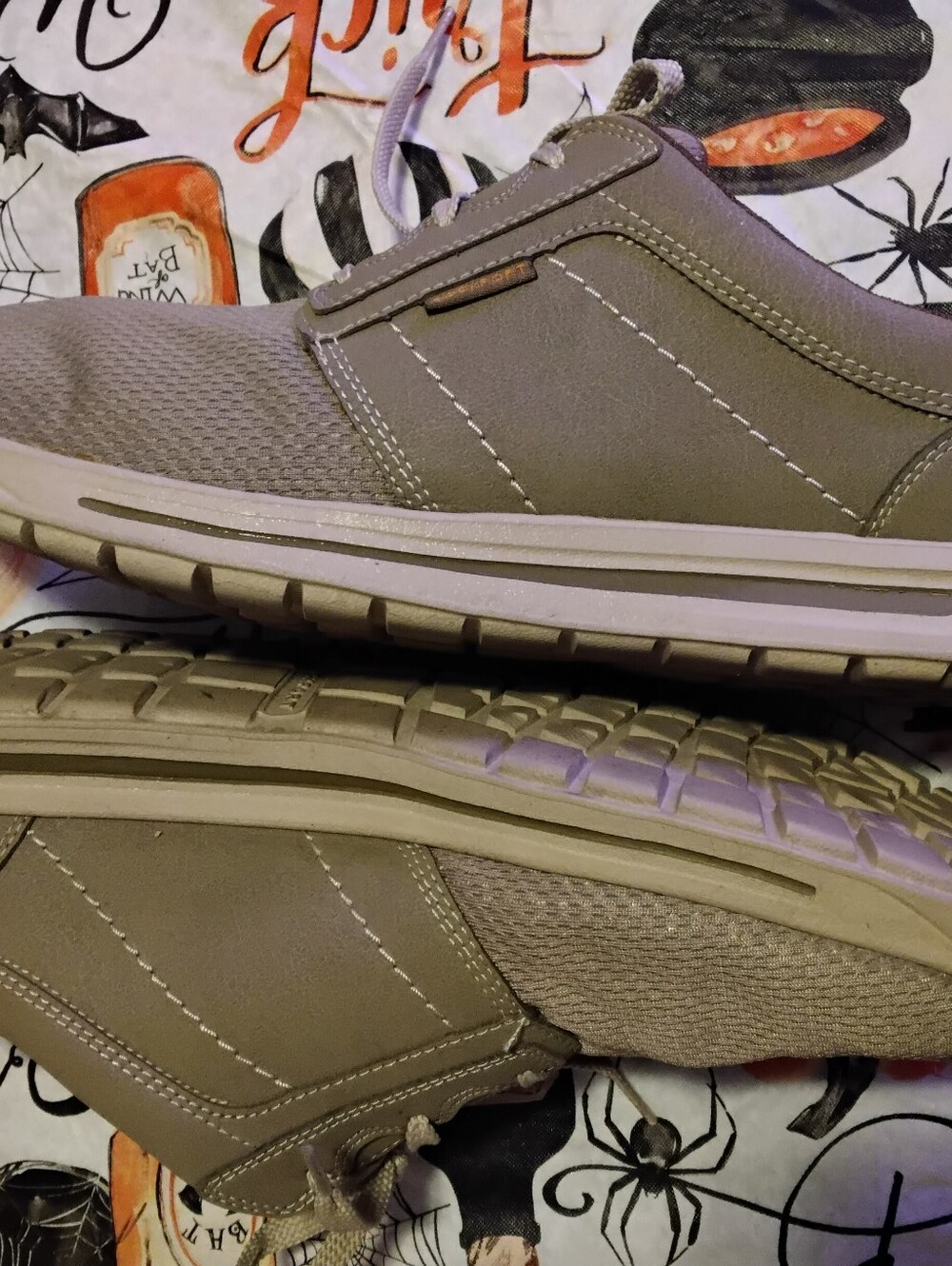 Rockport Men's size 12 tan walking shoes sneakers cushioned comfort insole